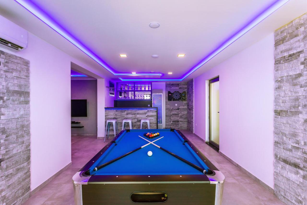 Villa Belvedere With Heated Pool, Billiards, Media Room, Sea Views,10 Pax Omis Exterior photo